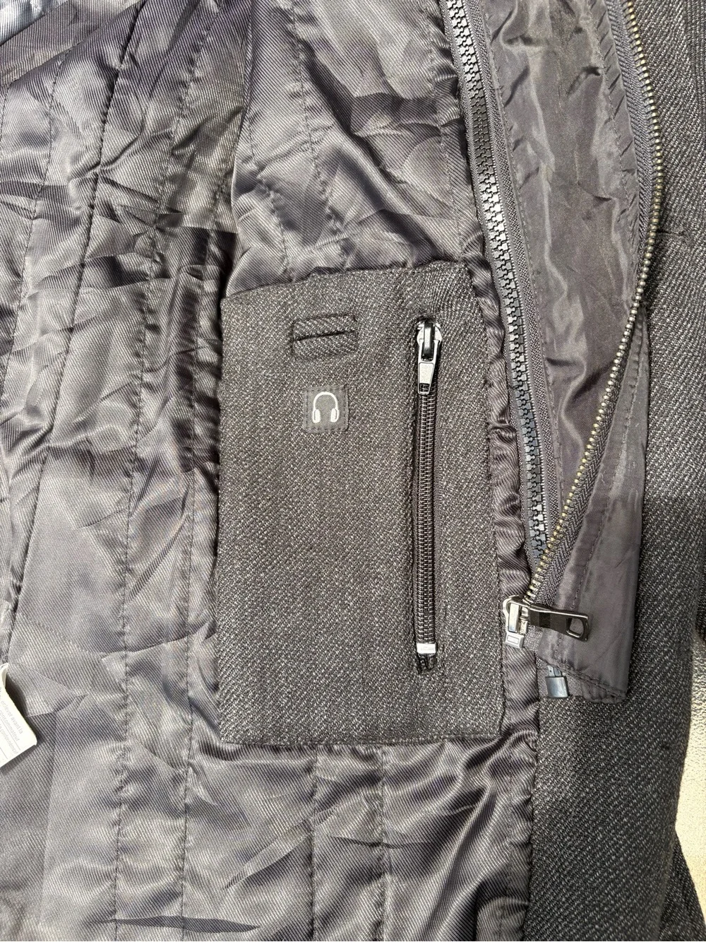 la Chateau Men's Dark Gray Wool Blend Button-Front Coat. Size small fitted. - Picture 7 of 11